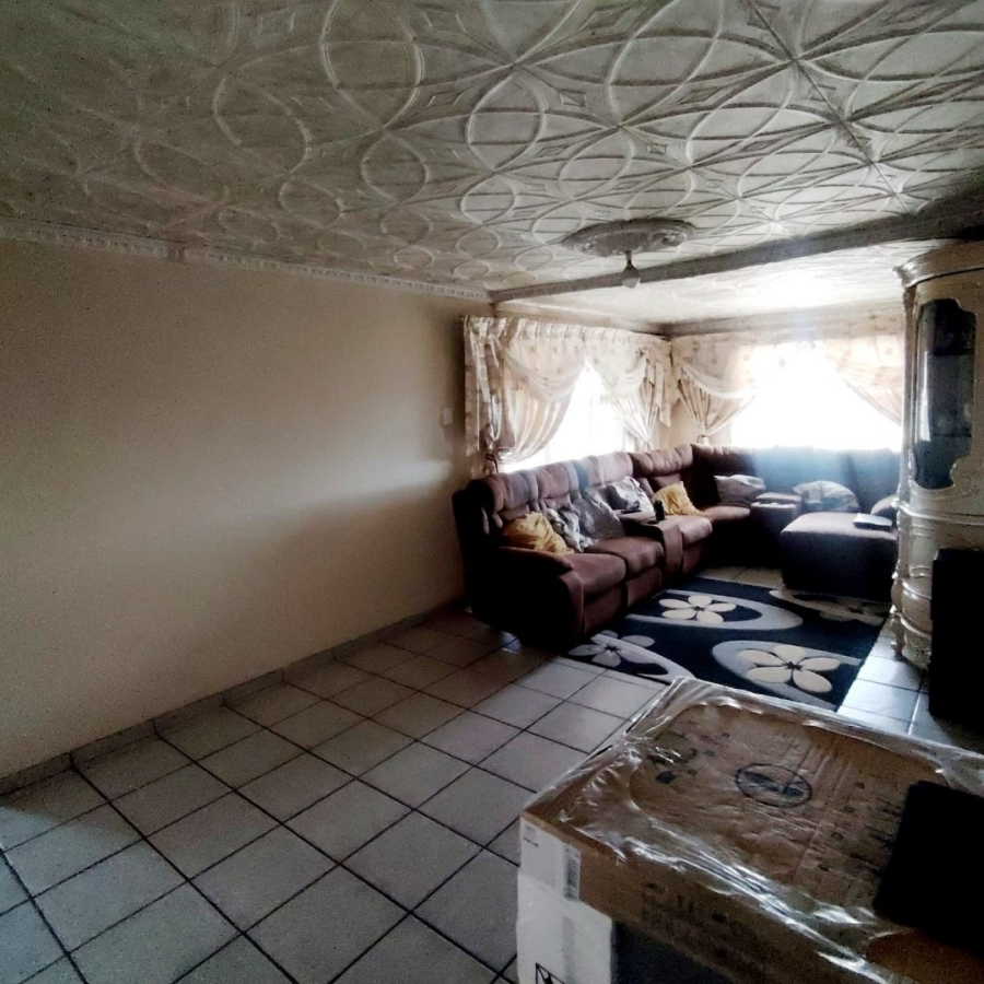 6 Bedroom Property for Sale in Mdantsane Nu 17 Eastern Cape